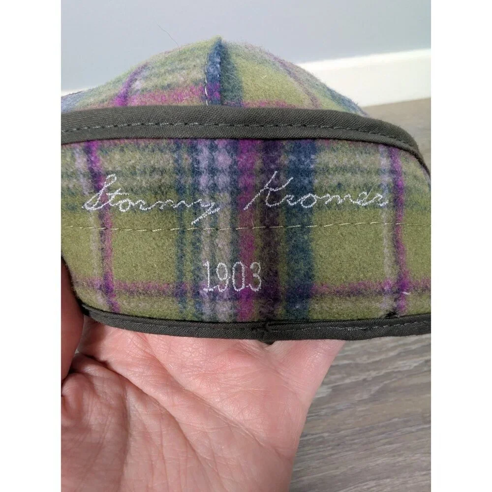 Stormy Kromer Womens The Button Up Size 7 1/4 Aurora Green Purple Plaid Hat